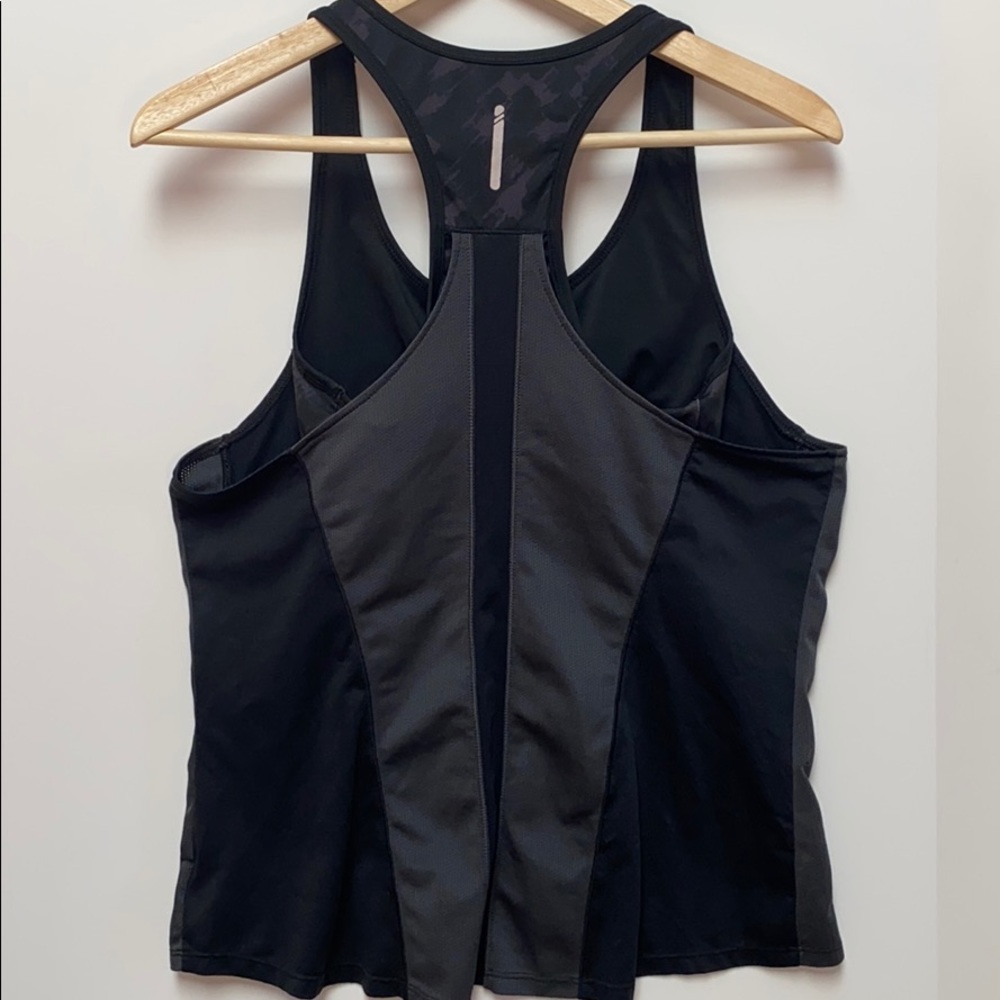 Black Workout Tank 2 in1 with Bra - Picture 2 of 6